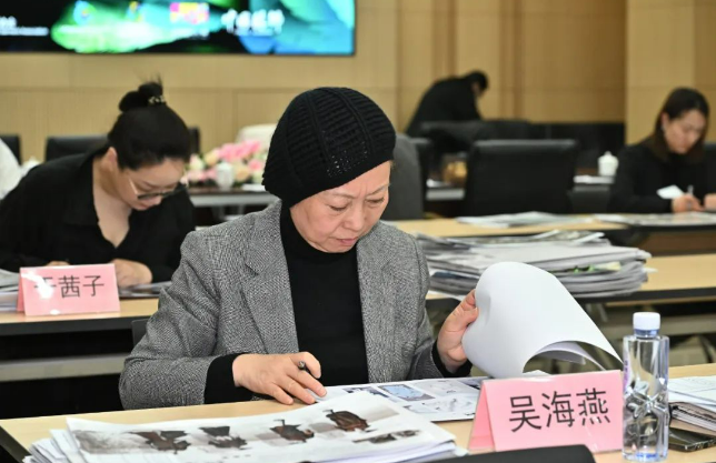 多角度践行可持续时尚第十三届雷火电竞平台“大浪杯”中国女装设计大赛入围选手“绿翼”飞翔(图7)